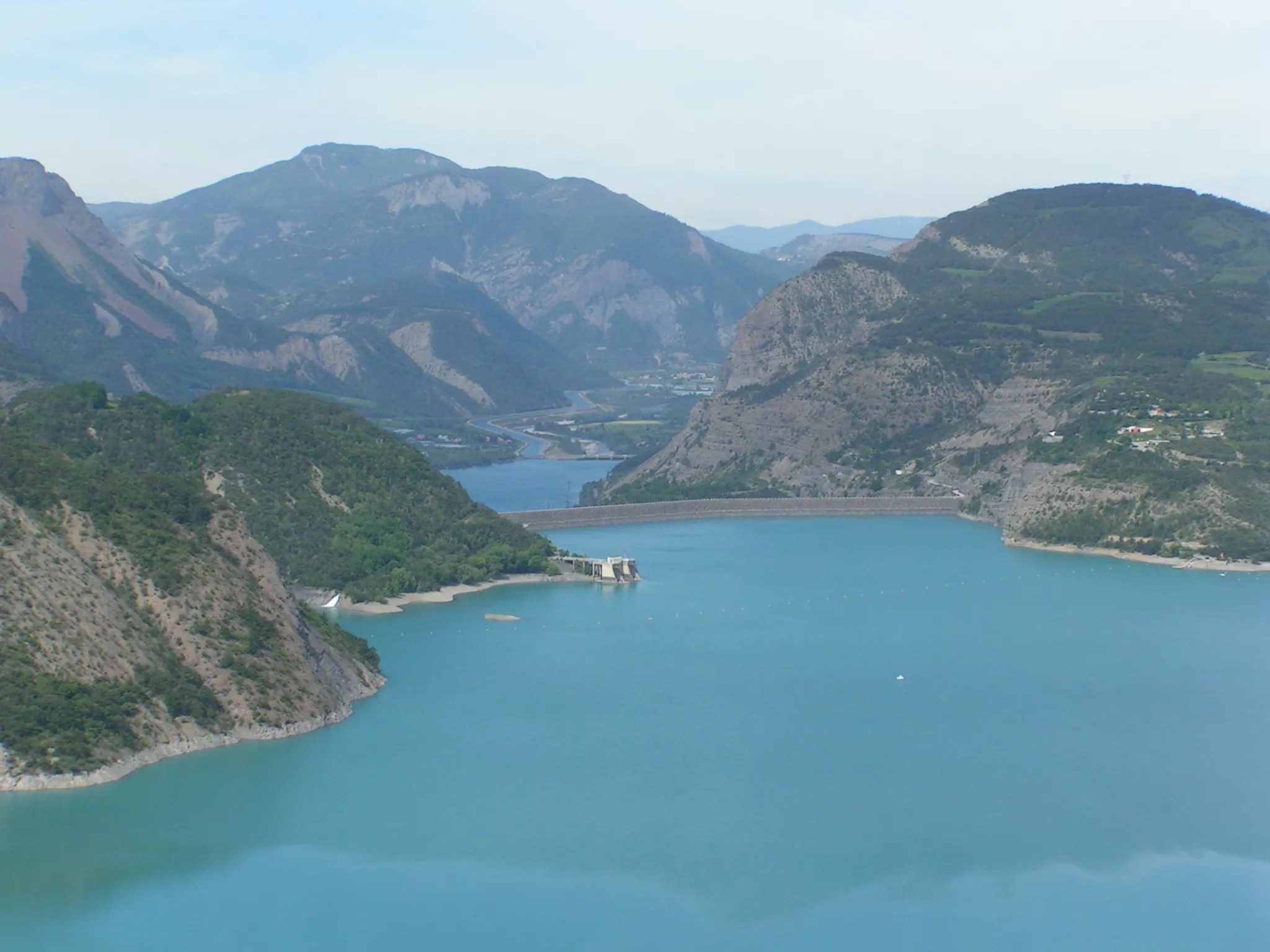 Vue aérienne du barrage de Serre-Ponçon